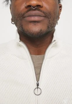 Pier One Vest - Off White 17 Pier One Vest - Off White -Pier One 4ec364bc28aa4ee59f70e4c7a176fe21