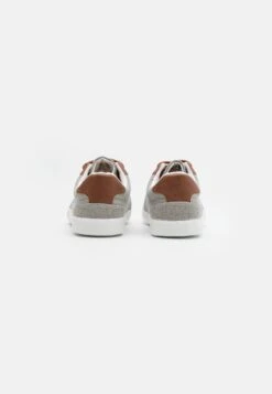 Pier One Unisex - Sneakers Laag - Light Grey 8 Pier One Unisex - Sneakers Laag - Light Grey -Pier One 7c4e08796d2149fc9365f67598b7eb4f