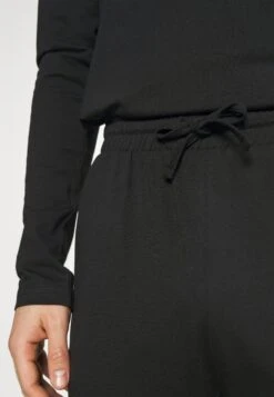 Pier One Pyjama - Black 11 Pier One Pyjama - Black -Pier One 842cc55e81224f6ca06ad94aae25d25c