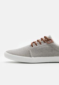 Pier One Unisex - Sneakers Laag - Light Grey 11 Pier One Unisex - Sneakers Laag - Light Grey -Pier One 8f5660aa856d43a69db14e309615dd5c