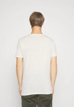 Pier One T-Shirt Basic - Off-White 7 Pier One T-Shirt Basic - Off-White -Pier One 93fe281cdfcb4863857b57bc7b30c1fd