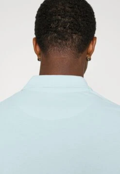 Pier One 3 Pack - Poloshirt - Light Blue/Blue/Dark Blue 11 Pier One 3 Pack - Poloshirt - Light Blue/Blue/Dark Blue -Pier One dc8d7078be0349f2a66422bd4f6d92ae